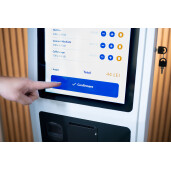 Self Checkout Kiosk cu stand (Kiosk Floor Standing)